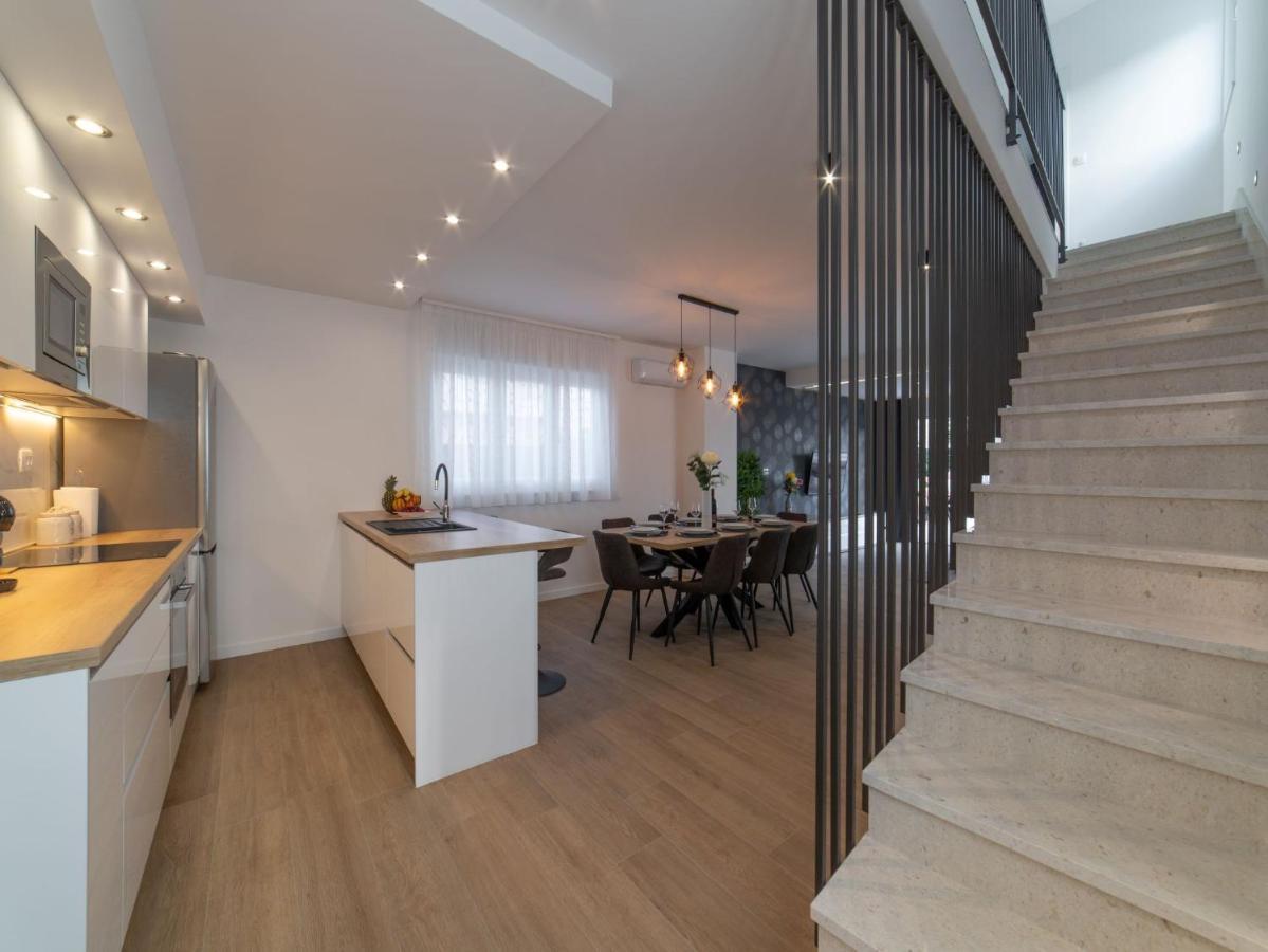 Luxury Luna Villa